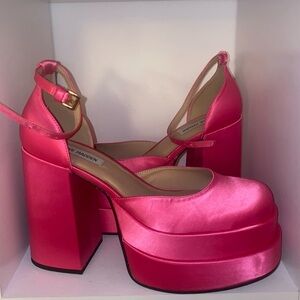 STEVE MADDEN Pink Satin Charlize